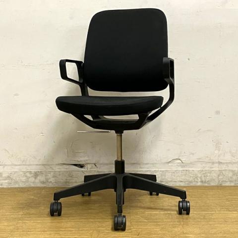 【中古】レヴィ KG-526PG-T1T1 イトーキ（ITOKI） 肘付ローバックチェア
