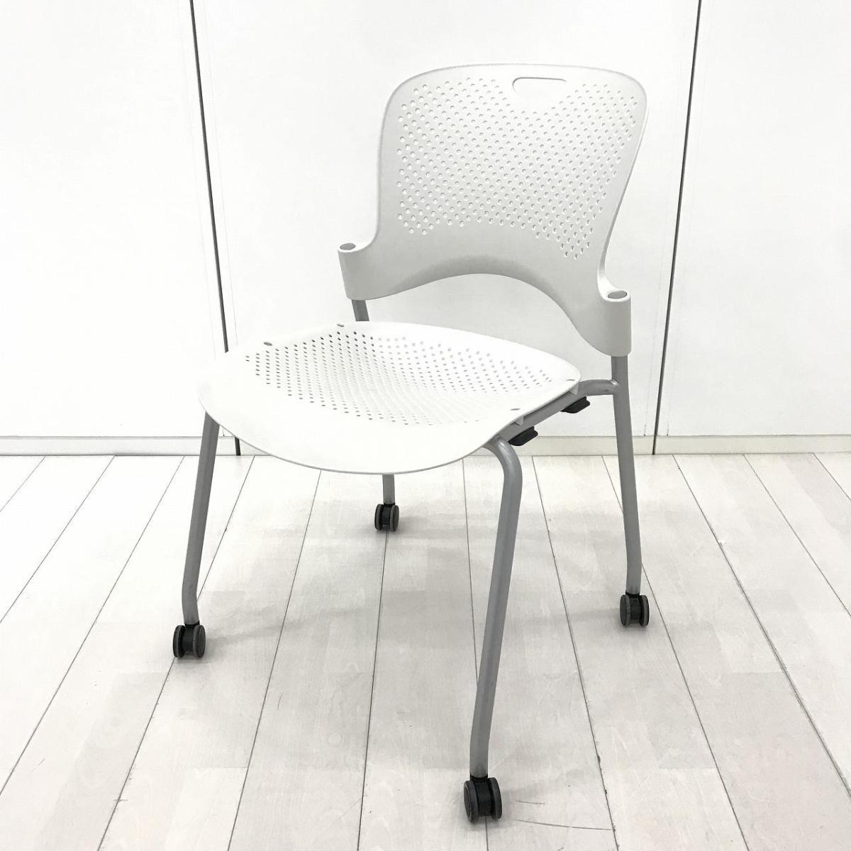 【スタイリッシュなミーティングチェアが入荷！樹脂メッシュ仕様のため手入れもしやすい！】■ハーマンミラー（Herman Miller）　ケイパー（Caper）　ミーティングチェア　■ホワイト　【弊社使用欄：A01064840】
                        ケイパー
                                    中古
            