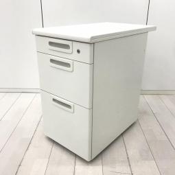 【収納と作業スペースを同時に確保できる３段脇机！】■プラス(PLUS)製　LAシリーズ　3段脇机　■W400×D700×H700㎜　■シリンダー錠　■グレー