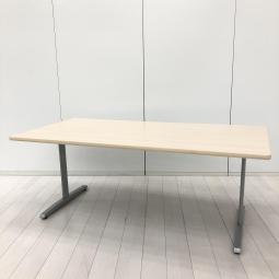6名で使える高品質国産テーブル!やさしい木目調で使い勝手抜群!!
■オカムラ/8177/ナチュラル 横幅1800㎜/奥行750㎜/高さ720㎜