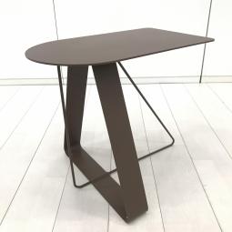 【スチールパーツのみで構成！存在感を示すカフェテーブル！】■オカムラ　ネルシリーズ　カフェテーブル　H450mm　先端丸型　スチール脚　グレイッシュレッド　タイプA　サイドテーブル　ローテーブル【Okamura　nell】【ABW】