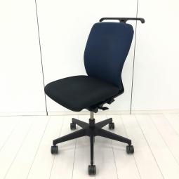 【座る人を選ばない、シンプルスタイルなオフィスの定番シリーズ!把手付きで汚れ対策&持ち運びラクラク!】
■イトーキ(ITOKI) フルゴ(fulgo) ローバック肘無し ■コートハンガー付き ■ネイビーブルー/ブラックフレーム【HU】【関東倉庫在庫品】【弊社使用欄:A01065288】