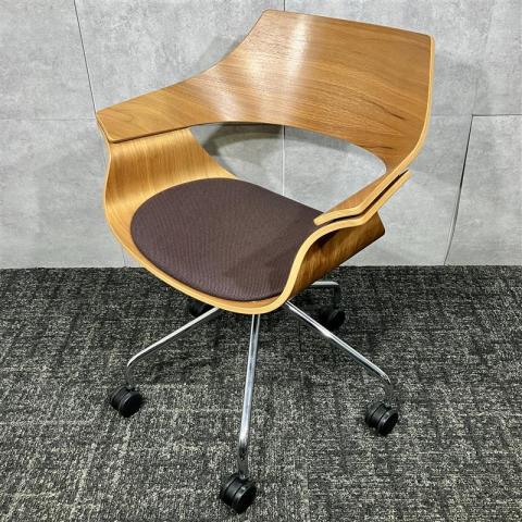 【中古】DAチェア KDA-130C-Z9016 イトーキ（ITOKI） ミーティングチェア