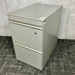 イトーキ製の3段ワゴン【インクルード/シルバー】 ＊中古オフィス家具・中古オフィスチェアをお探しの方は、オフィスバスターズ福岡博多店までお気軽にお問い合わせください！#良品　#格安  #会議用　#書類整理 #収納