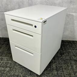 【個】イトーキ製の3段ワゴン【CZR/ホワイト】 *中古オフィス家具・中古オフィスチェアをお探しの方は、オフィスバスターズ福岡博多店までお気軽にお問い合わせください!#良品 #格安 #会議用 #書類整理 #収納