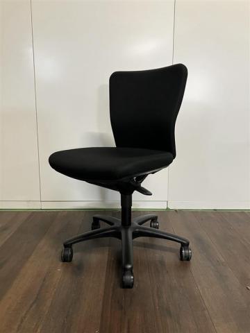 【中古】カロッツァチェア  オカムラ（okamura） 肘無ローバックチェア