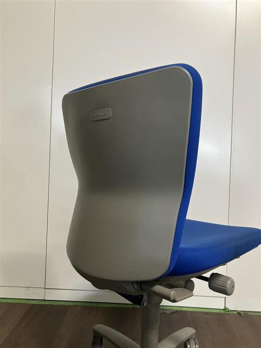 中古】カロッツァチェア オカムラ/okamura 肘無ローバックチェア 中古】カロッツァチェア オカムラ/okamura 肘無ローバックチェア