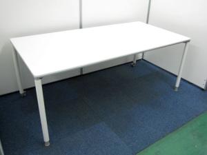 【3台入荷！】【会議テーブル】オカムラ製　フレキシブルテーブル（アプリョンフリー）※片側キャスター付で移動もラクラク【天板と脚もオールホワイトで美しい】