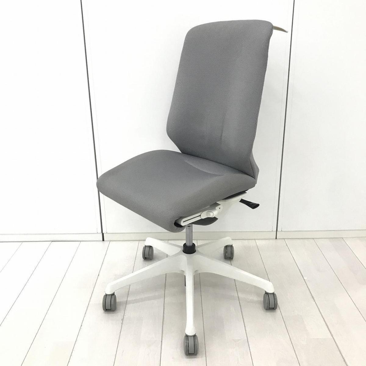 レア/希少/人気　オカムラ(okamura)製　スフィア(Spher)チェア　肘無　ハイバック　クッションタイプ　■コートハンガー付き　■ライトグレー × ホワイトシェル
                        スフィア
                                    中古
            