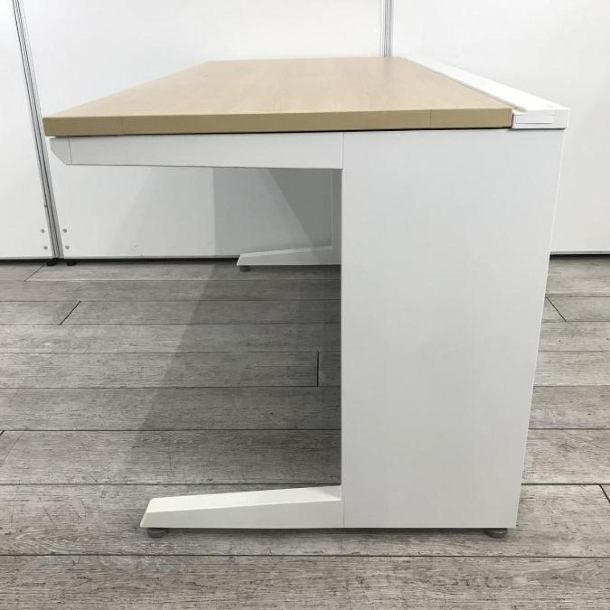 オカムラ　アドバンス　平机『中古美品』複数入荷！幅1200　H720 中古】アドバンス オカムラ/okamura 平机 599708 - 中古オフィス家具
