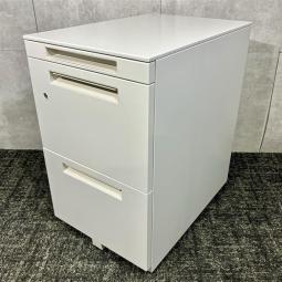 【3段ワゴンが8台揃います！】◆イナバ/Sワゴン　ホワイト　高さ650mm　《オフィスバスターズ福岡博多店は、福岡を拠点として、日本全国へ中古オフィス用品・オフィス家具を提供しております》