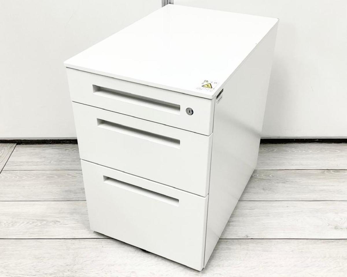 【1台限定！】4大メーカーのロングセラー商品！　■イトーキ(ITOKI)　CZR　3段ワゴン　/　どんなデスクにも設置できるH610mmタイプ　/　ホワイト　/　大特価
                        CZR
                                    中古
            