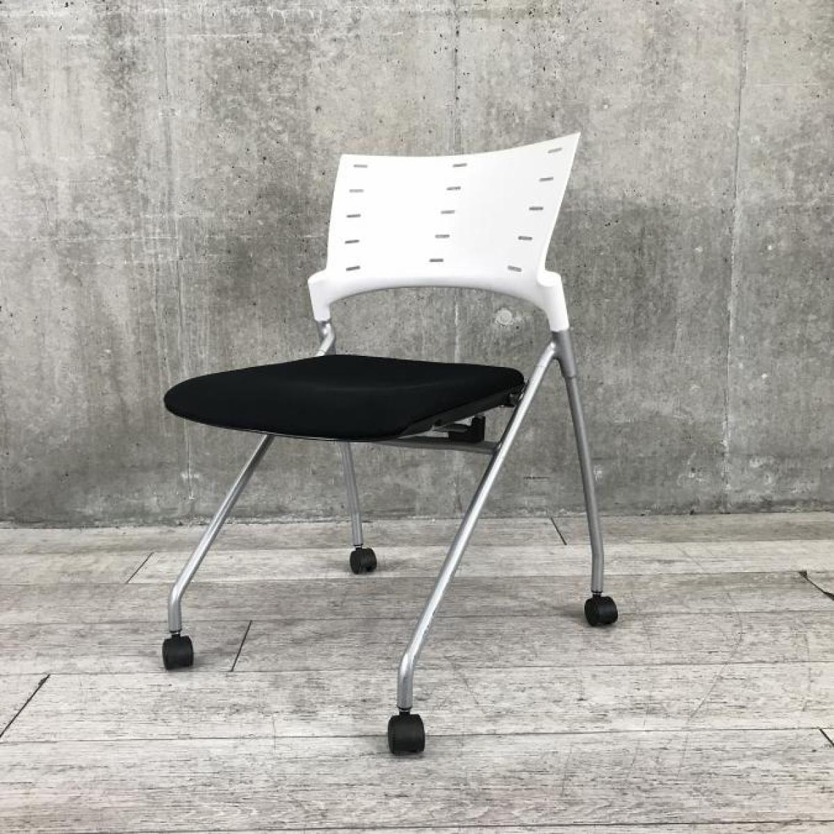 【ソフトベンディングシェルが背を優しく受け止める！】■イトーキ(ITOKI)製　マノス(MANOSS)チェア　肘無し　ネスティングチェア　ミーティングチェア　■背パッド無し　■キャスター脚　■ブラック×ホワイトシェル
                        マノスチェア
                                    中古
            