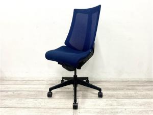 【定価約10万円】【最先端のワークチェア！座る姿勢や身体の動きにフレキシブルに対応！】■イトーキ（ITOKI）製　アクト（Act）チェア　肘無し　ハイバック　メッシュ背面　■ネイビーブルー×ブラックシェル