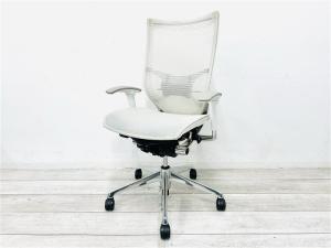 【定価約24円】【ベストなポジションが得られる先進設計！】■オカムラ（okamura）製　バロン（Baron）チェア　肘付き　ハイバック　■背・座面メッシュ　■可動肘・ランバーサポート付き　■ホワイト
