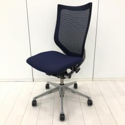 オカムラ製の大人気高級チェアシリーズが入荷！座り心地抜群！
■オカムラ/バロン/ダークブルー