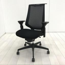 【2脚限定】【様々な体系や姿勢にも柔軟にフィット！座り心地抜群の肘付きハイバックチェア！】■コクヨ(KOKUYO)製　デュオラ2(Duora2)チェア　肘付ハイバック　背面メッシュ　■可動肘・ハンガー付き　■ブラック