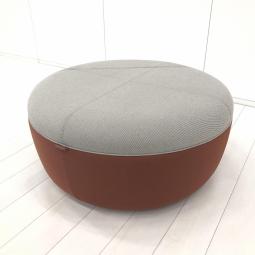【カフェコーナーやラウンジスペースにおすすめ！】■オカムラ（okamura）　ライブス　プーフ　Lives　Pouf　■CNFセレクション　タイプB　ヒュッゲ（Hygge）　■ベージュ　テラコッタ　■W900㎜　【弊社使用欄：A01081537】【関東倉庫在庫品】【ABW】