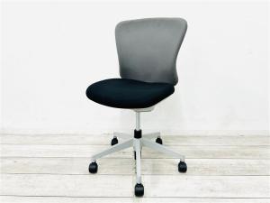 【定価約4万円】【やさしく身体を支え、長時間でも疲れにくい!イナバ品質の快適チェア!】 ■イナバ(INABA)製 バルチェシリーズ 肘無 ローバック ■背面:グレー / 座面:ブラック