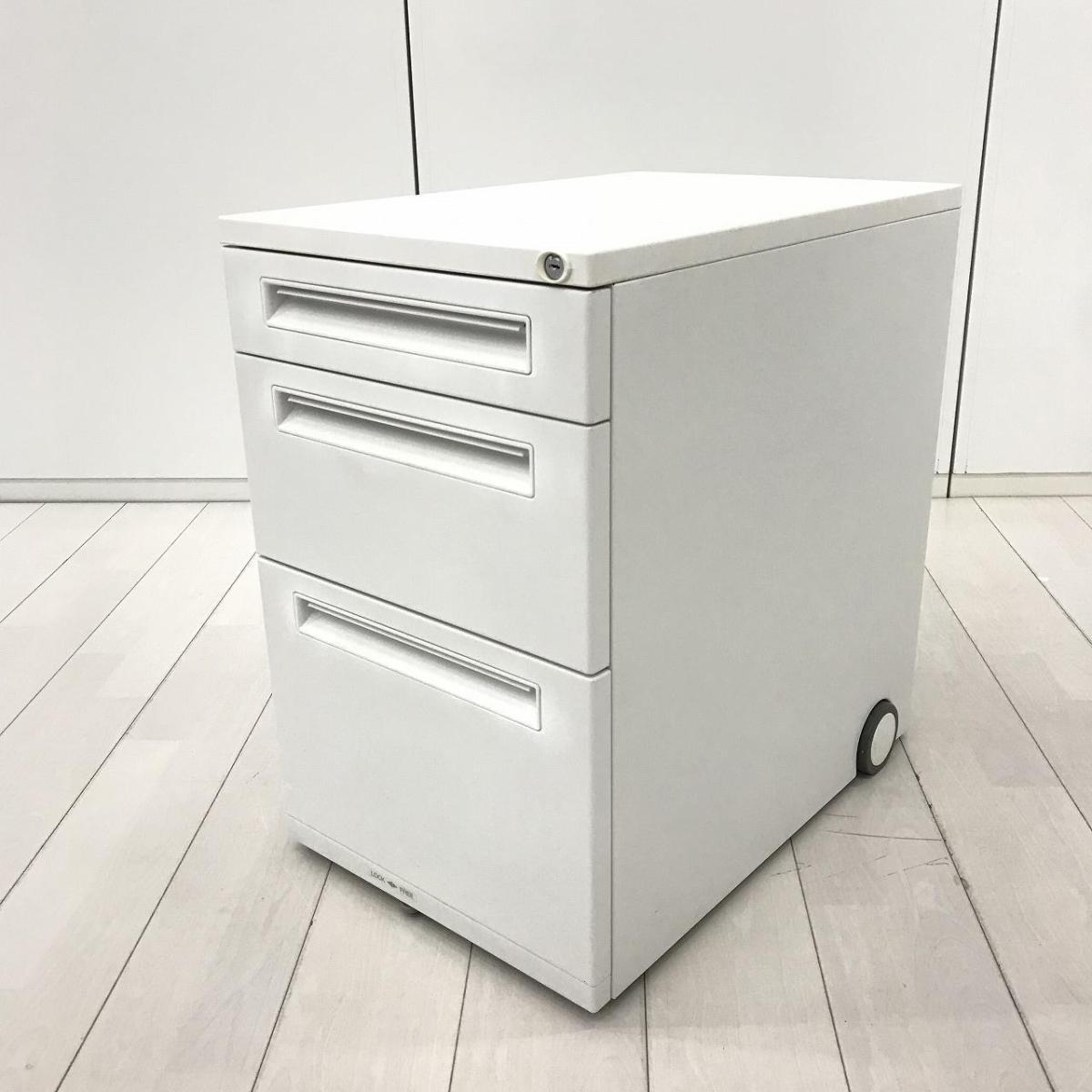【収納量アップでデスクワークが充実！　書類や備品の管理におすすめ！】■ウチダ(UCHIDA)製　フィードエヌ(FEED-N)シリーズ　3段ワゴン　デスクインワゴン　H610mm　■キャスター付き　■シリンダー錠　■ホワイト　【弊社使用欄：A01079915】
                        Feed-n
                                    中古
            