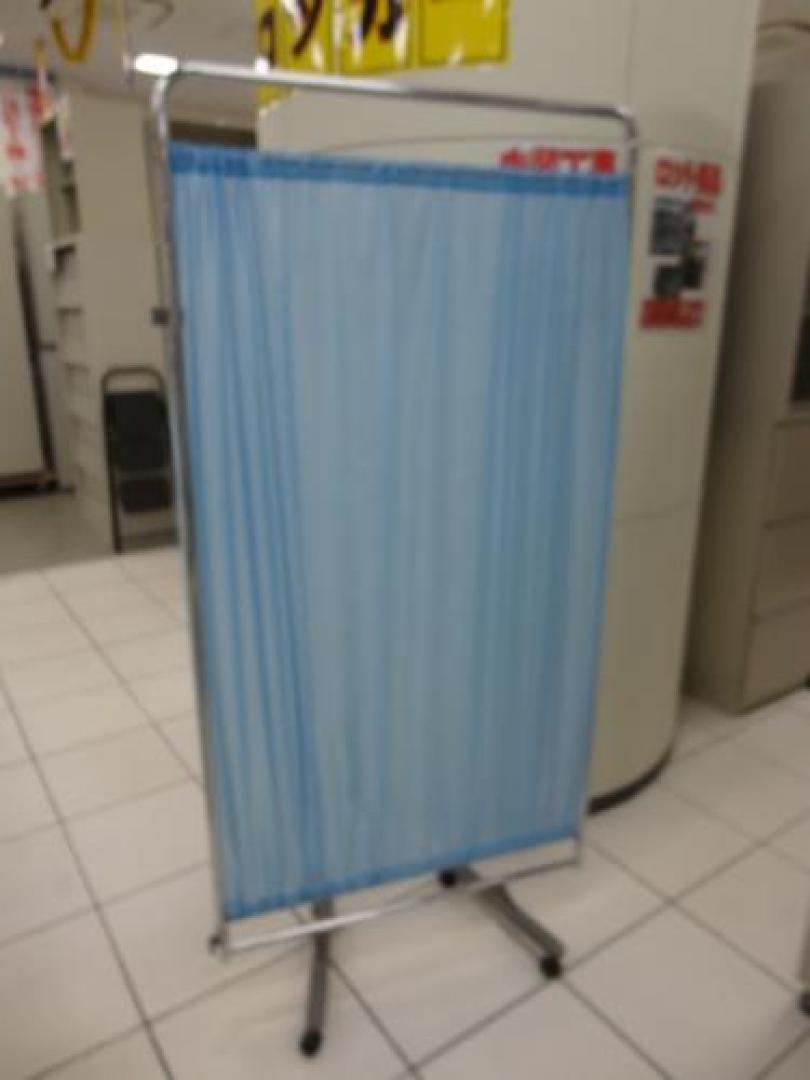 コクヨ製　クロスパーテーション　キャスター付き
                                    中古
            