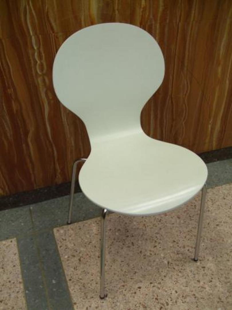 通称アリンコチェア：形がアリの胴体のようなミーティングチェアです。【会議チェア】
                                    中古
            