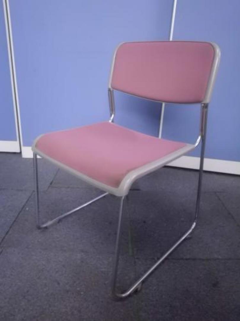 【数量激減御礼価格】　大量70脚入荷！　スタッキングチェア　■レッド【会議チェア】
                                    中古
            