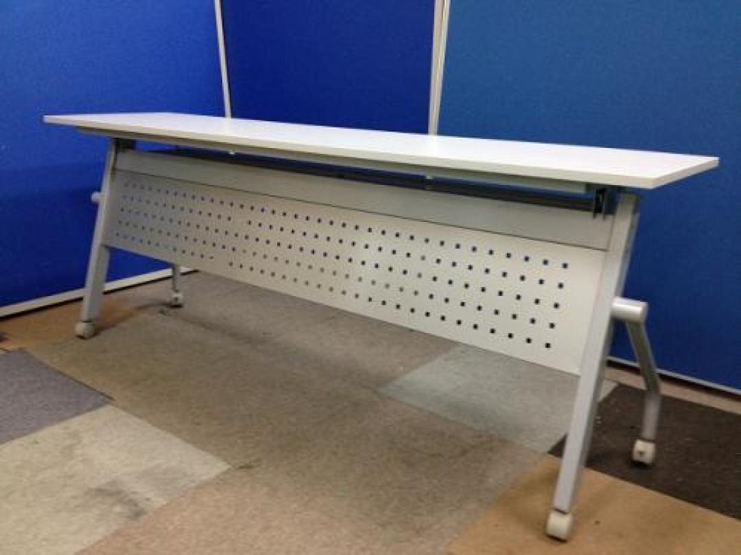 5/1在庫情報【サイドスタックテーブル】■新古品のため状態良好■詳細に写真がございます！
                                    新古品
            