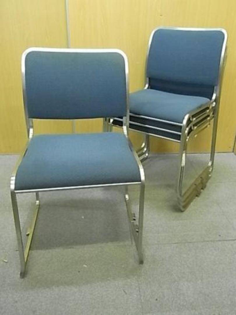 【4脚1セット】【状態】　状態良好【メーカー】内田洋行製　UCHIDA【商品】 スタッキングチェア　4脚セット　ブルー【会議チェア】
                                    中古
            