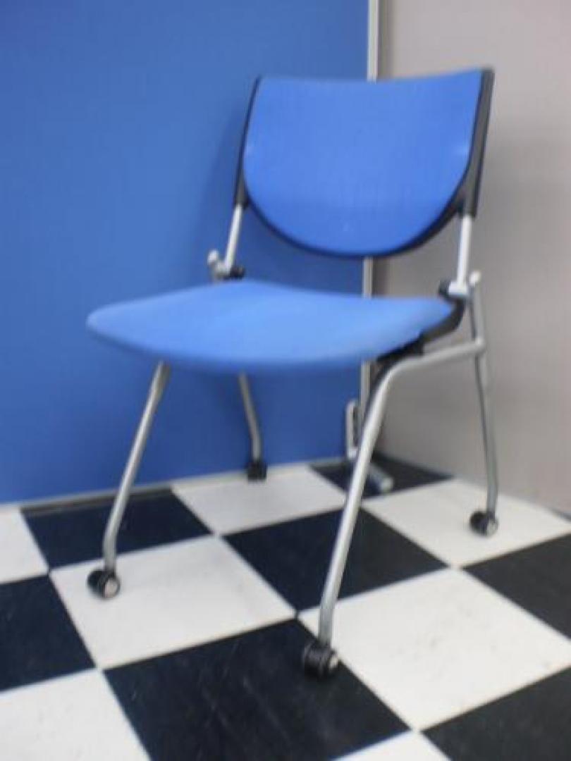 ■大量入荷■【シンプルなデザイン・シンプルな使い心地】ネスティングチェア　オカムラokamura　プロスタックシリーズ■背もたれクッション　オプション付き■【会議チェア】
                                    中古
            