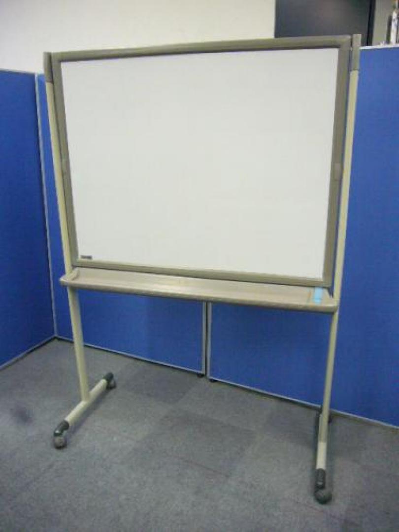 片面自立ホワイトボード
                                    中古
            