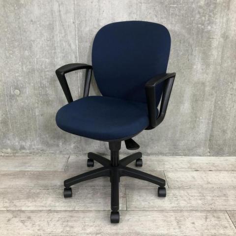 【中古】リエットチェア  イトーキ（ITOKI） 肘付ローバックチェア