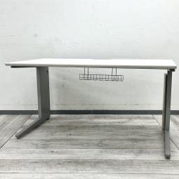 【ゆとりのある天板で作業効率アップ！】

■オカムラ製　プロユニットシリーズ　平デスク　W1400×D700×H720mm　ホワイト
■執務室から事務所まで幅広く活躍！
■オフィスの定番として人気のスタンダードデスク！【okamura Pro Unit】