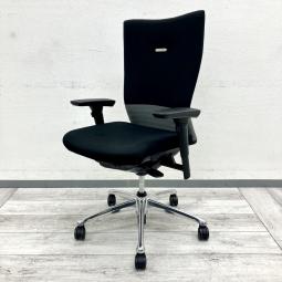 【シンプルな操作性と快適な座り心地！オカムラのロングセラーチェア！】

■オカムラ製　フィーゴチェア　ミドルバック　肘付き　グレー
■長時間のデスクワークやテレワークにもおすすめ！
■快適なフィット感と優れた操作性を兼ね備えた人気モデル！【okamura Feego】