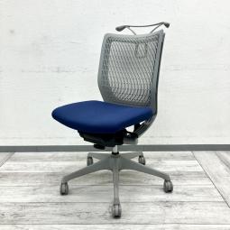 【異硬度クッションが身体をやさしく支える！快適性を追求した人気チェア！】

■オカムラ製　ヴィスコンテチェア　ローバック　肘なし　ハンガー付き　ブルー
■長時間のデスクワークやテレワークにもおすすめ！
■ジャケットの収納に便利なハンガー付き！爽やかなブルーカラーがオフィスを明るく演出！【okamura Visconte】