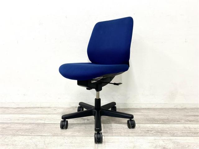 【中古】トルテチェア KZ-140GB-T1N4 イトーキ（ITOKI） 肘無ローバックチェア