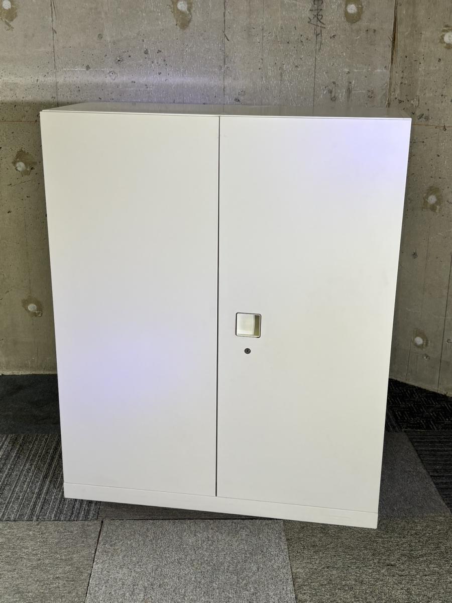【オフィスの書類をスッキリ整理！取っ手がどの方向からでも開くマルチハンドル！】■両開き書庫　■ローキャビネット　　■シリンダー錠　■ホワイト※愛知※名古屋※豊田※三重
                        レクトライン
                                    中古
            