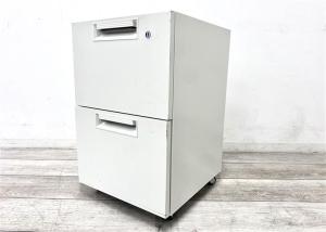 【奥行420mmでコンパクト！手狭なオフィスでも使いやすい奥行スリムタイプ！】■プラス(PLUS)製　リード(LEED)シリーズ　2段ワゴン　デスクインワゴン　W390×D420×H630mm　■シリンダー錠　■ホワイト