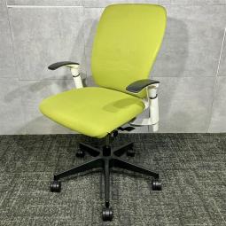 【個】イトーキ製のオフィスチェア【フルゴ/可動肘/モスグリーン】が入荷しました！　＊中古オフィス家具・中古オフィスチェアをお探しの方は、オフィスバスターズ福岡博多店までお気軽にお問い合わせください！#良品　#格安　#事務椅子