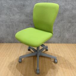 オカムラ製のオフィスチェア(事務椅子)【スラートチェア】が入荷いたしました！　＊良品を格安で！「オフィスバスターズ福岡南店」は、福岡を拠点として、全国へ中古オフィス用品・オフィス家具を提供しております。
