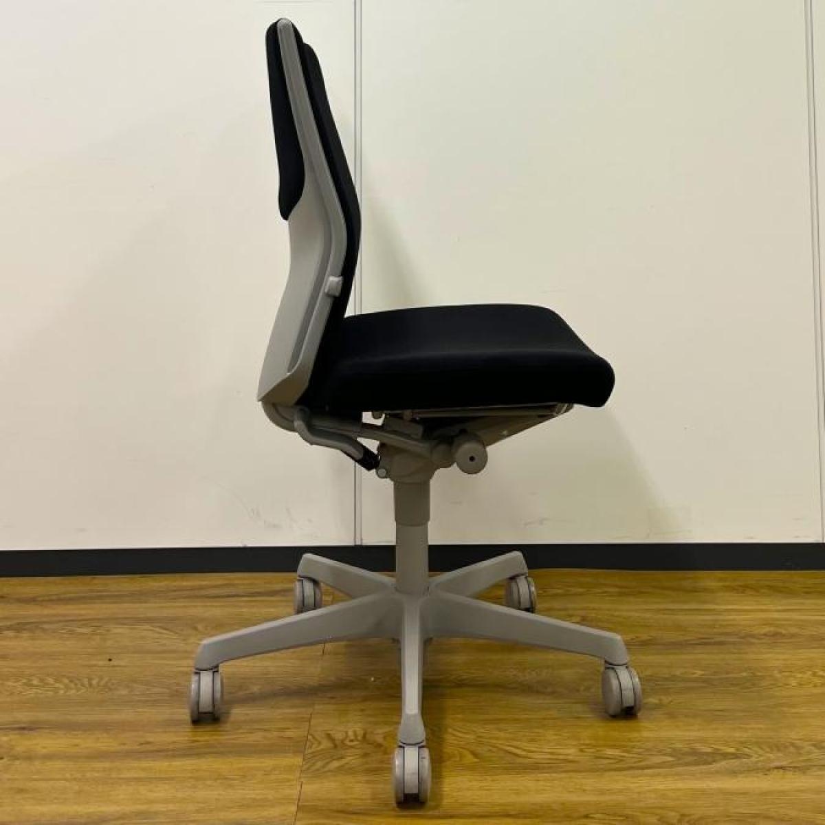 中古】エスクード オカムラ/okamura 肘無ハイバックチェア 600465 中古】エスクード オカムラ/okamura 肘無ハイバックチェア 600465