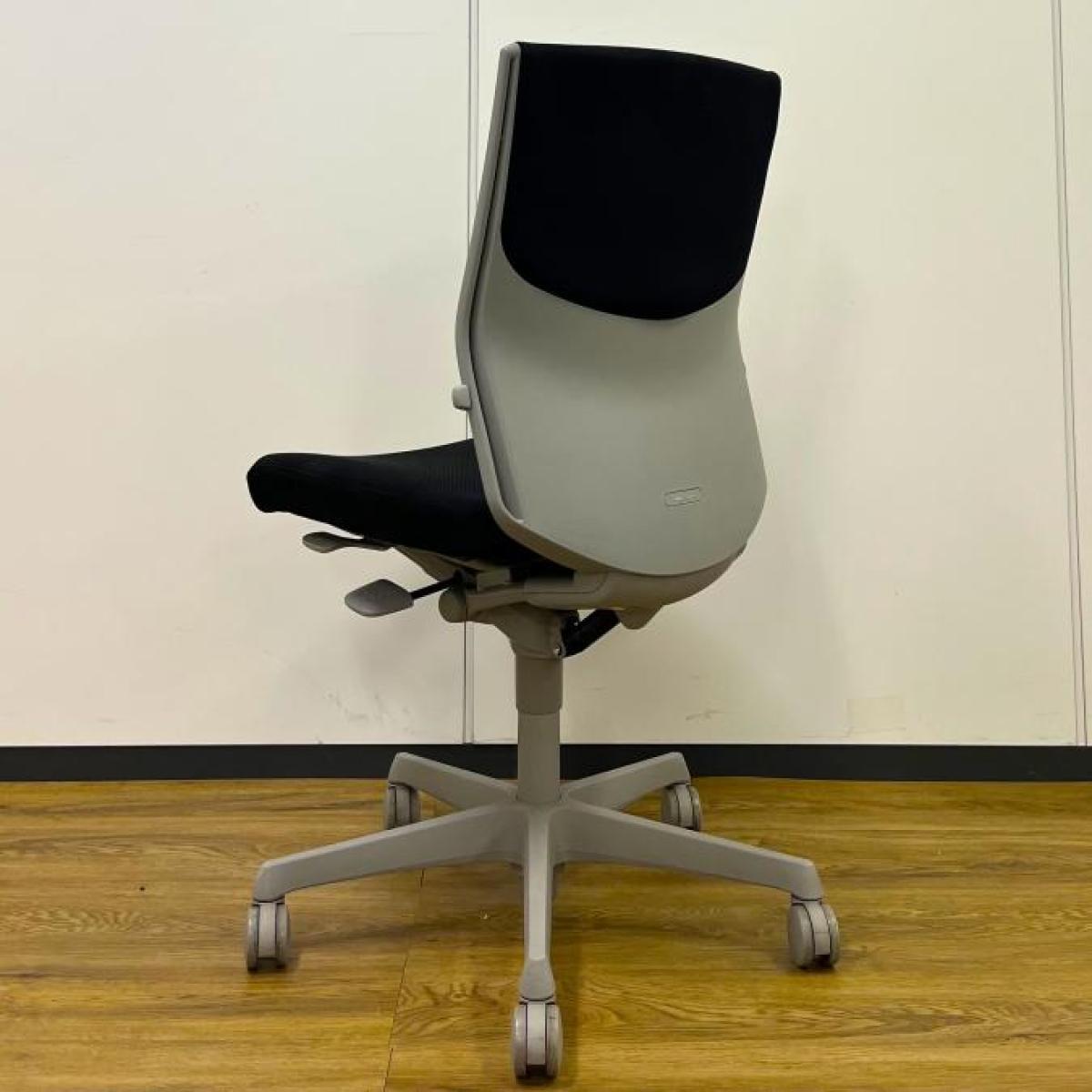 中古】エスクード オカムラ/okamura 肘無ハイバックチェア 600465 中古】エスクード オカムラ/okamura 肘無ハイバックチェア 600465