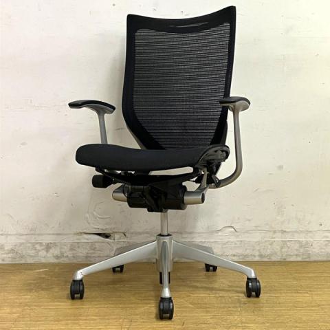 【在庫入替セール】オカムラ　バロン　ハイバックモデル　背：メッシュ　座：メッシュ　張地：ブラック　脚：シルバー　デザインアーム搭載　※リクライニングロックに不良があるため特価品