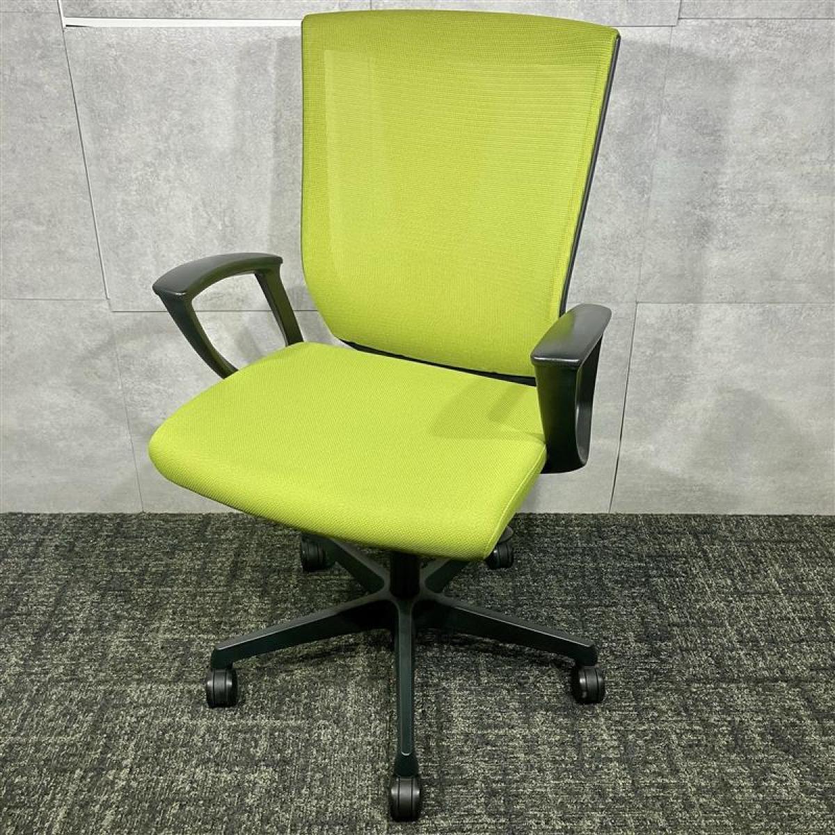 オカムラ製のオフィスチェア【エスクード/固定肘/ライトグリーン】が入荷しました！ ＊中古オフィス家具・中古オフィスチェアをお探しの方は、オフィスバスターズ福岡博多店までお気軽にお問い合わせください！#良品　#格安　#事務椅子 エスクード   中古 