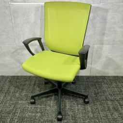 オカムラ製のオフィスチェア【エスクード/固定肘/ライトグリーン】が入荷しました！ ＊中古オフィス家具・中古オフィスチェアをお探しの方は、オフィスバスターズ福岡博多店までお気軽にお問い合わせください！#良品　#格安　#事務椅子