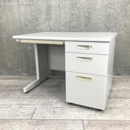 ライオン製の片袖机(事務机/袖机)入荷しました！　＊中古オフィス家具・中古オフィスチェアをお探しの方は、オフィスバスターズ福岡博多店までお気軽にお問い合わせください！#良品　#格安　#事務椅子