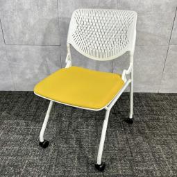 【福岡倉庫在庫品】【他の色との組み合わせもオススメ！】◆オカムラ/ルナ　イエロー　ミーティングチェア　＊福岡市で中古オフィス家具をお探しなら、オフィスバスターズ福岡南店へ！