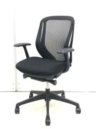 【オカムラ製品で最も人気を集める高機能チェア！】■オカムラ（okamura）製　シルフィー（Sylphy）チェア　肘付　ローバック背面メッシュ　■固定肘　■ブラック【在庫入替えセール！】【AD】