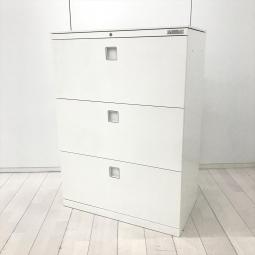 【在庫入替セール品！（本在庫限定価格）】【オフィスの必需品！大容量の三段キャビネット！】■オカムラ(okamura)製　レクトラインシリーズ　3段ラテラル　ローキャビネット　(W800/D450/H1120)　■シリンダー鍵　 ■ホワイト　【弊社使用欄：A01064711】【HU】
