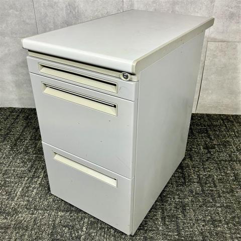 【中古】Feed  ウチダ（UCHIDA) 脇机3段